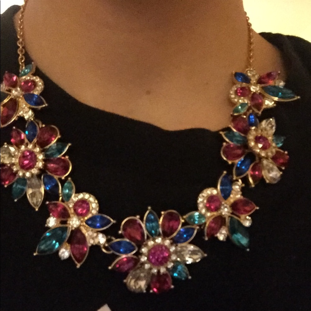 Cuz floral costume necklace